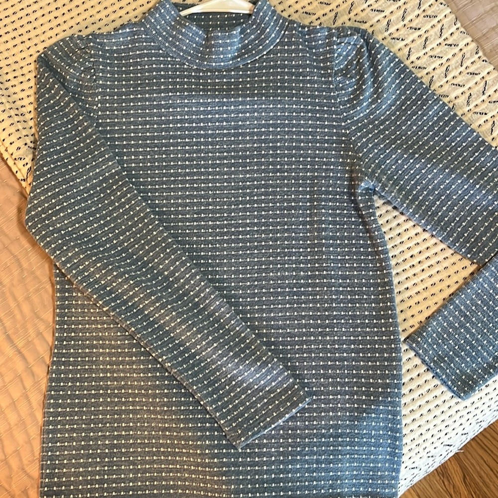 Madewell XS top mock neck blue and white pattern